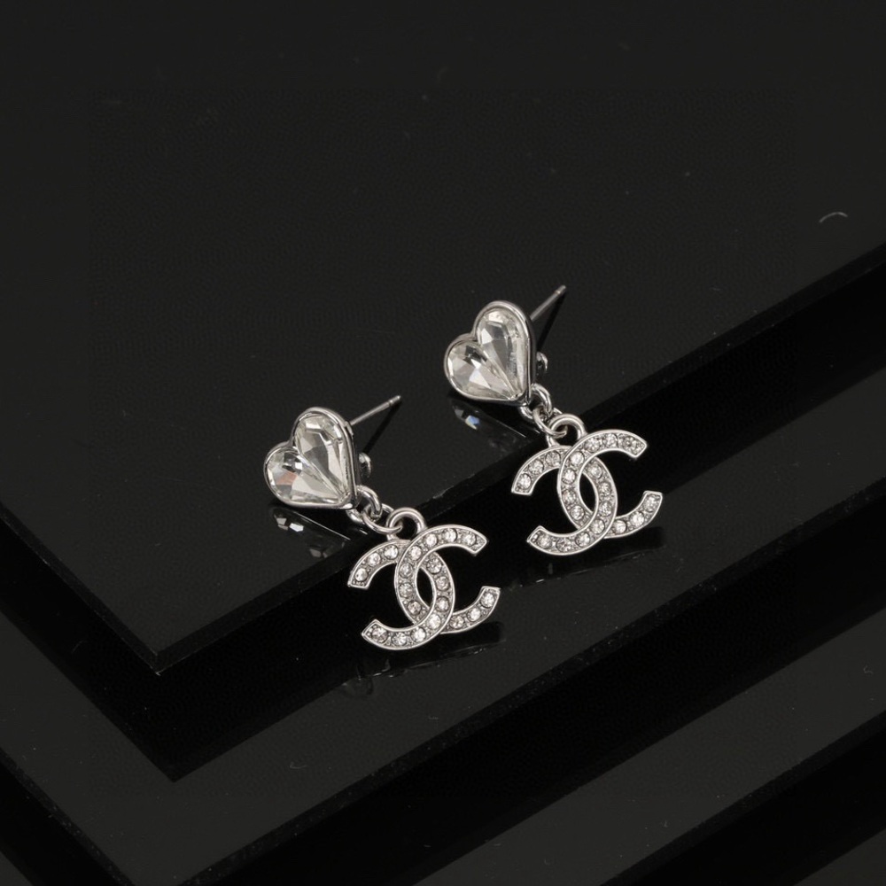 Chanel women's earrings - Picture 5 of 6